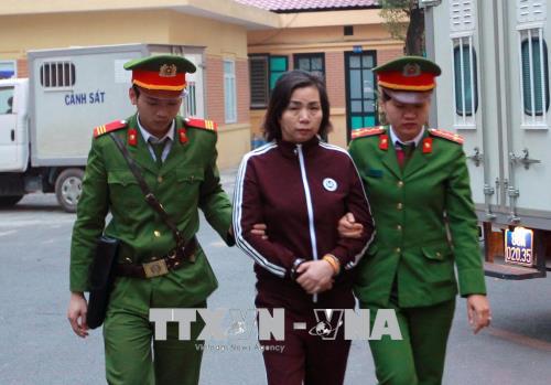 Xử em trai ông Đinh La Thăng, Trịnh Xuân Thanh: Dẫn giải bị cáo đến tòa